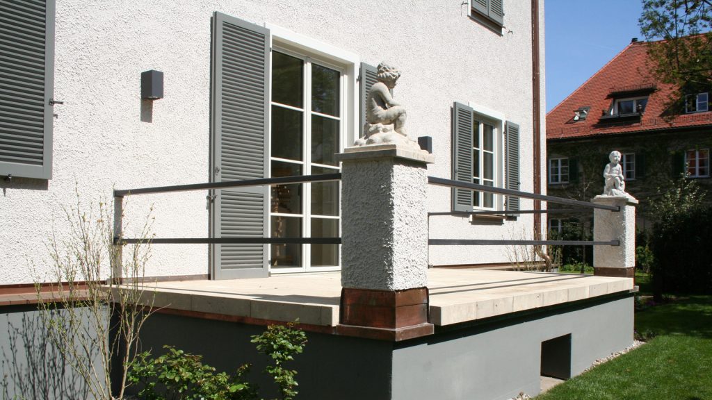 Balkone und Terrassen